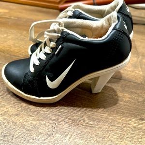 Size 5.5 Nike heels
